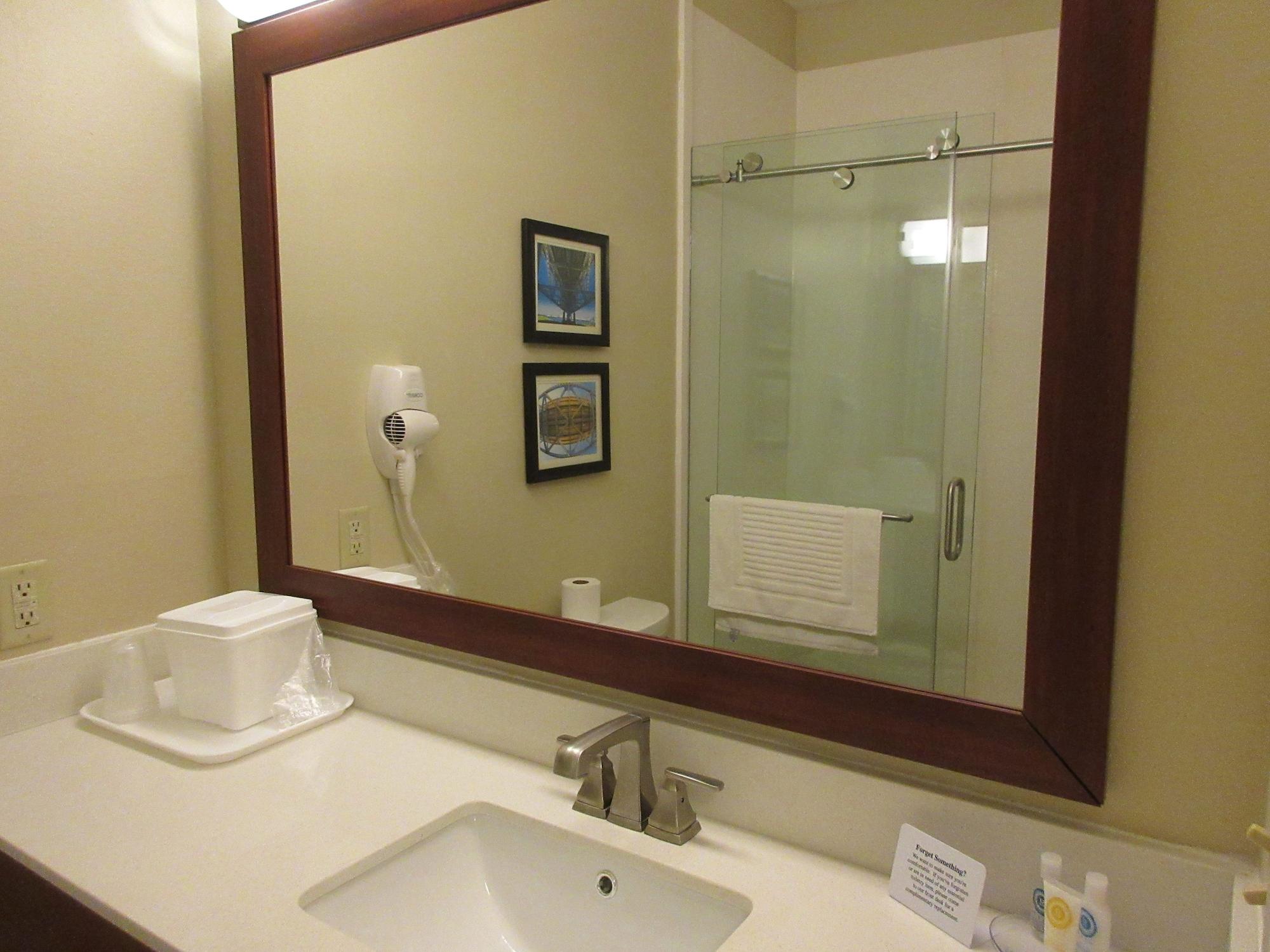 Sonesta Essential - Baton Rouge Airport Hotel Bagian luar foto